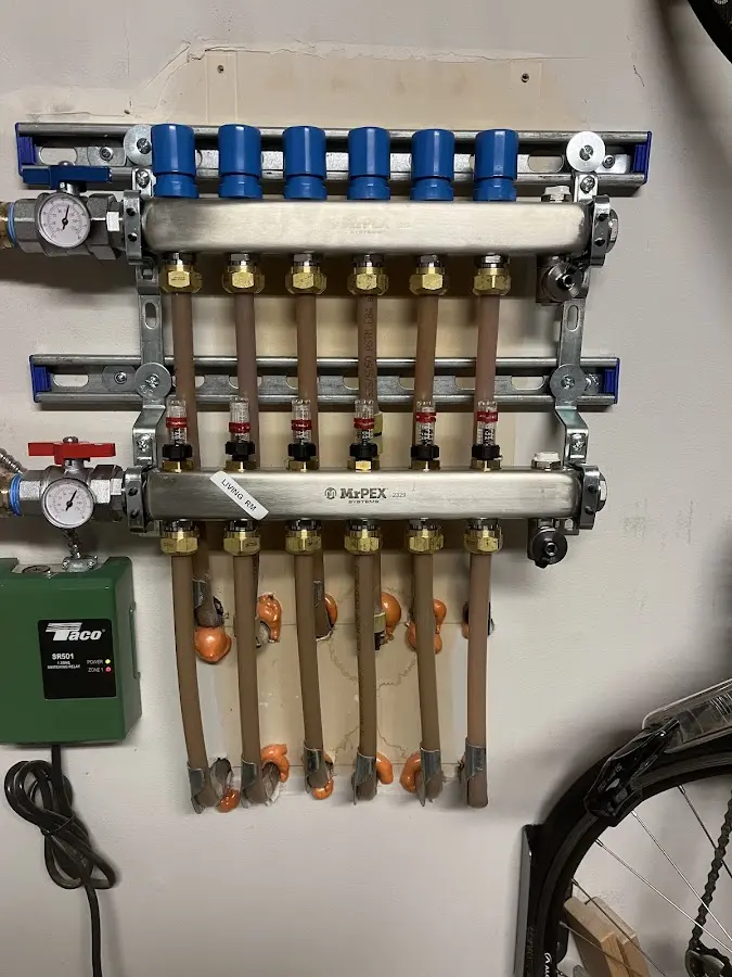 Plumber performing Leak Detection at a residential property in Paris